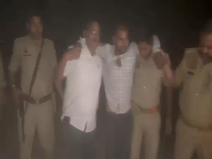 Sultanpur: हत्या के मामले में फरार इनामी आरोपी पुलिस की गिरफ्त में Sultanpur: हत्या के मामले में फरार इनामी आरोपी पुलिस की गिरफ्त में
