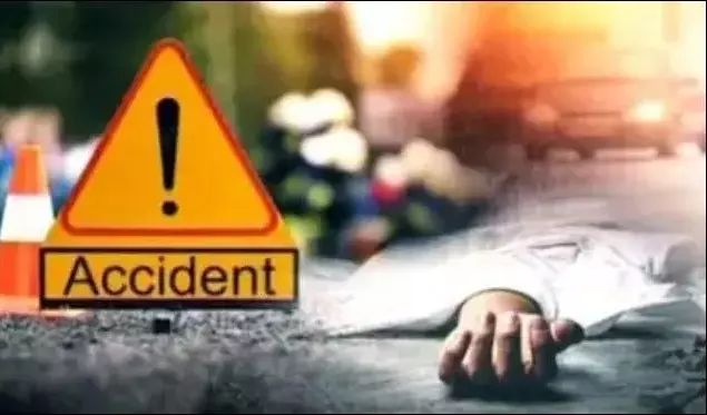 Rampur: तेज रफ्तार ट्रक ने ली बाइक सवार की जान Rampur: तेज रफ्तार ट्रक ने ली बाइक सवार की जान