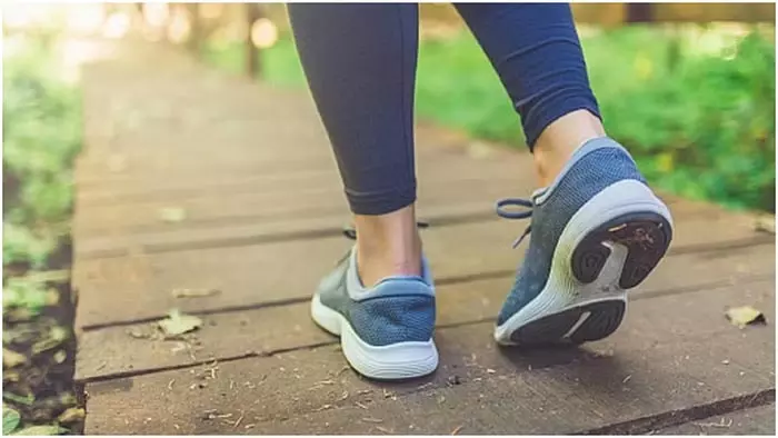 Weight Loss Tips: घर पर रहकर ही कम होगी चर्बी, बिना डाइटिंग के ऐसे घटाएं वजन Weight Loss Tips: घर पर रहकर ही कम होगी चर्बी, बिना डाइटिंग के ऐसे घटाएं वजन