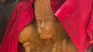 Up News: रामनवमी पर खेत में मिली मूर्ति, ग्रामीणों ने लगाए बजरंगबली के जयकारे Up News: रामनवमी पर खेत में मिली मूर्ति, ग्रामीणों ने लगाए बजरंगबली के जयकारे