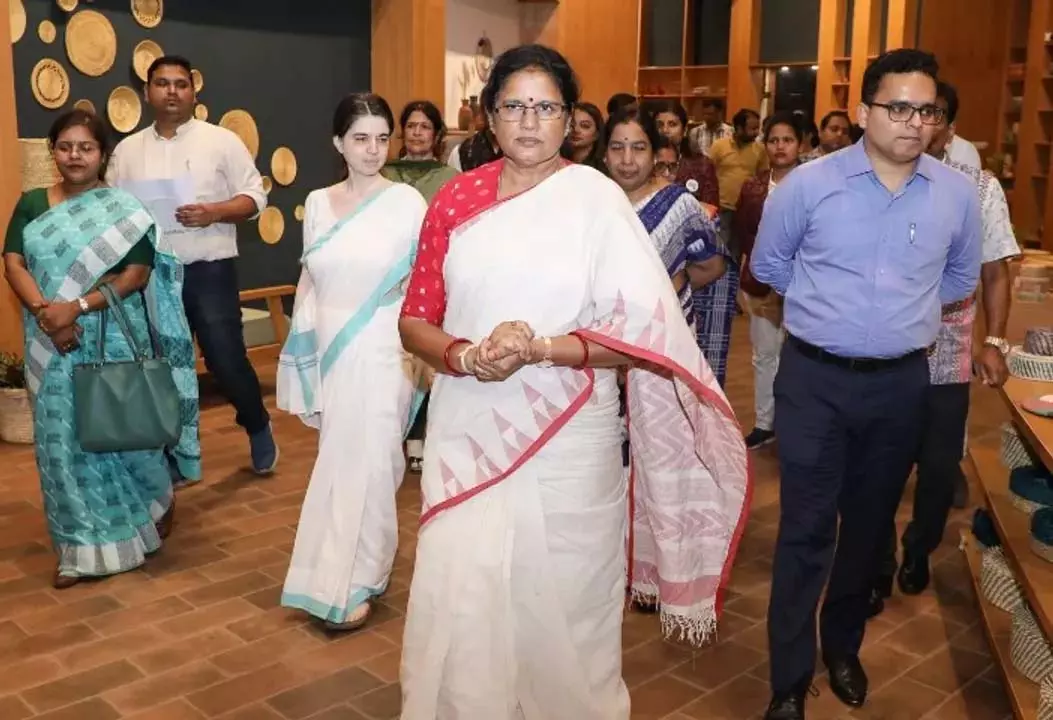 प्रत्येक घर को स्वयं सहायता समूहों से जोड़ा जाएगा: Deputy CM प्रत्येक घर को स्वयं सहायता समूहों से जोड़ा जाएगा: Deputy CM
