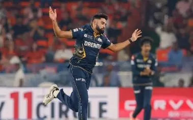 सिराज की आक्रामक बल्लेबाजी की बदौलत जीटी ने SRH को 152/8 पर रोका सिराज की आक्रामक बल्लेबाजी की बदौलत जीटी ने SRH को 152/8 पर रोका