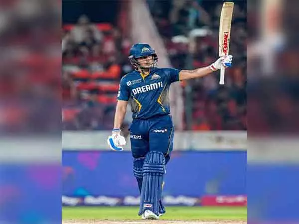 मार्क बाउचर और आकाश चोपड़ा ने Shubman Gill की कप्तानी पारी की प्रशंसा की मार्क बाउचर और आकाश चोपड़ा ने Shubman Gill की कप्तानी पारी की प्रशंसा की