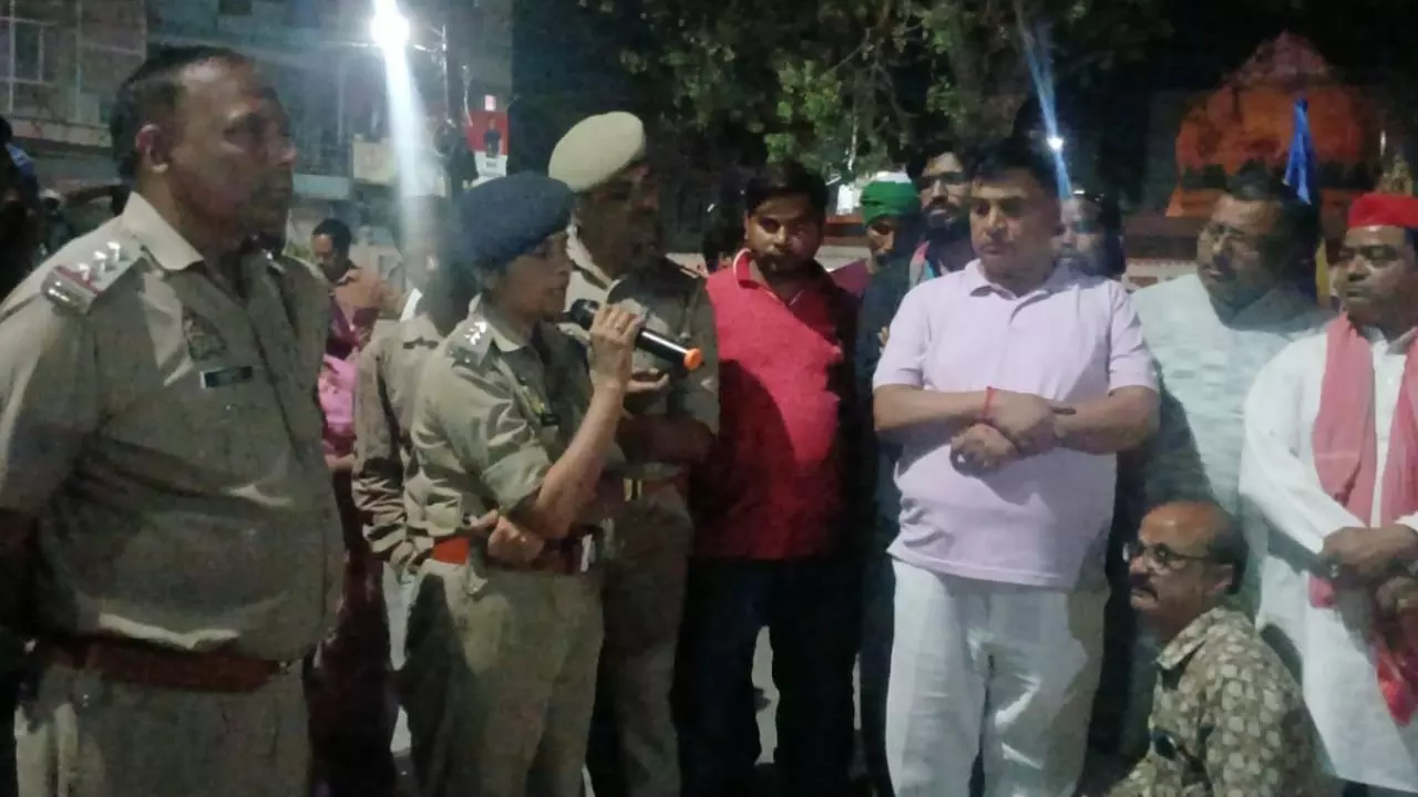 Kasganj में बाबा साहेब पर टिप्पणी से तनाव, भिड़े दो पक्ष Kasganj में बाबा साहेब पर टिप्पणी से तनाव, भिड़े दो पक्ष