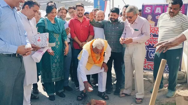 Yamunanagar में नालियों और सीवरों का निर्माण कार्य शुरू Yamunanagar में नालियों और सीवरों का निर्माण कार्य शुरू