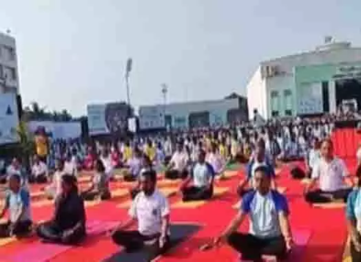 ओडिशा के मंत्रियों ने भुवनेश्वर में 100 दिवसीय उलटी गिनती कार्यक्रम योग महोत्सव का किया उद्घाटन ओडिशा के मंत्रियों ने भुवनेश्वर में 100 दिवसीय उलटी गिनती कार्यक्रम योग महोत्सव का किया उद्घाटन
