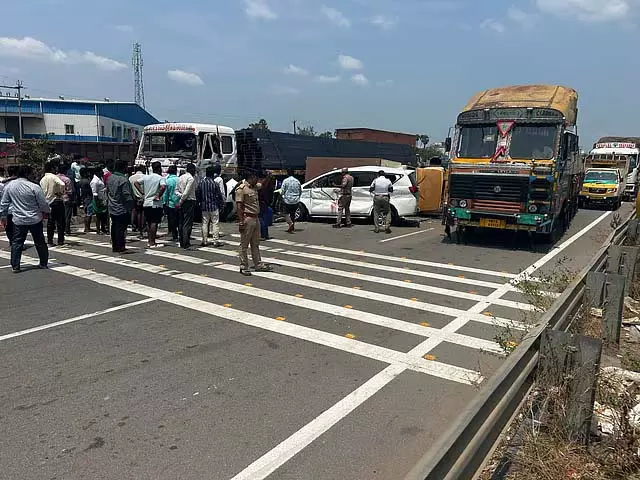 अवाडी पुलिस आयुक्त की वाहन दुर्घटना: यातायात जांच पुलिस जांच अवाडी पुलिस आयुक्त की वाहन दुर्घटना: यातायात जांच पुलिस जांच