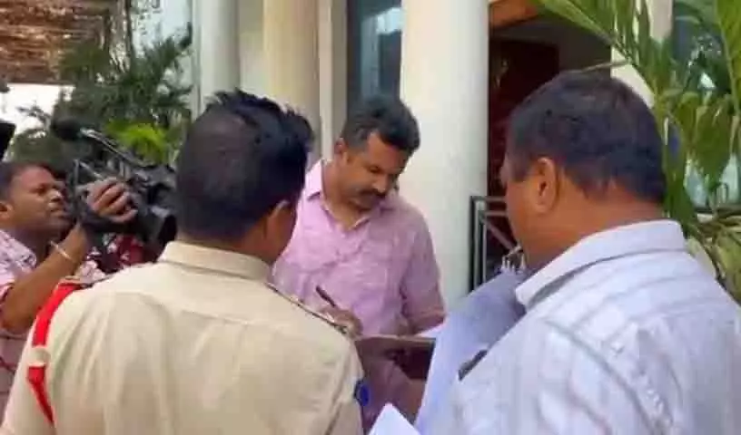 कांचा गाचीबोवली भूमि विवाद में पुलिस ने BRS नेता कृष्णक को पूछताछ के लिए बुलाया कांचा गाचीबोवली भूमि विवाद में पुलिस ने BRS नेता कृष्णक को पूछताछ के लिए बुलाया