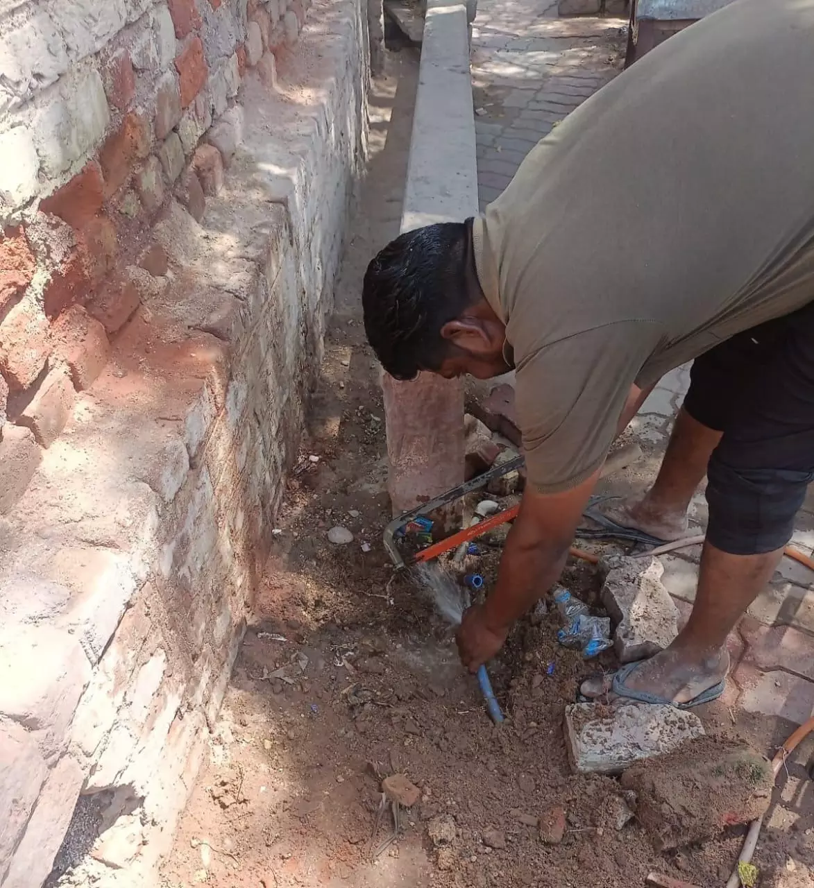 Bikaner: अवैध जल कनेक्शन काटने व राजस्व वसूली के लिए जलदाय विभाग चला रहा विशेष अभियान Bikaner: अवैध जल कनेक्शन काटने व राजस्व वसूली के लिए जलदाय विभाग चला रहा विशेष अभियान