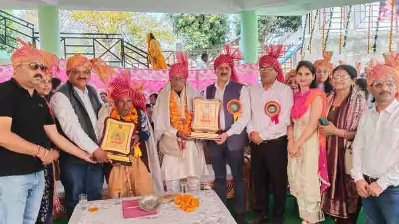 Himachal: घुमारवीं ग्रीष्म उत्सव शुरू Himachal: घुमारवीं ग्रीष्म उत्सव शुरू