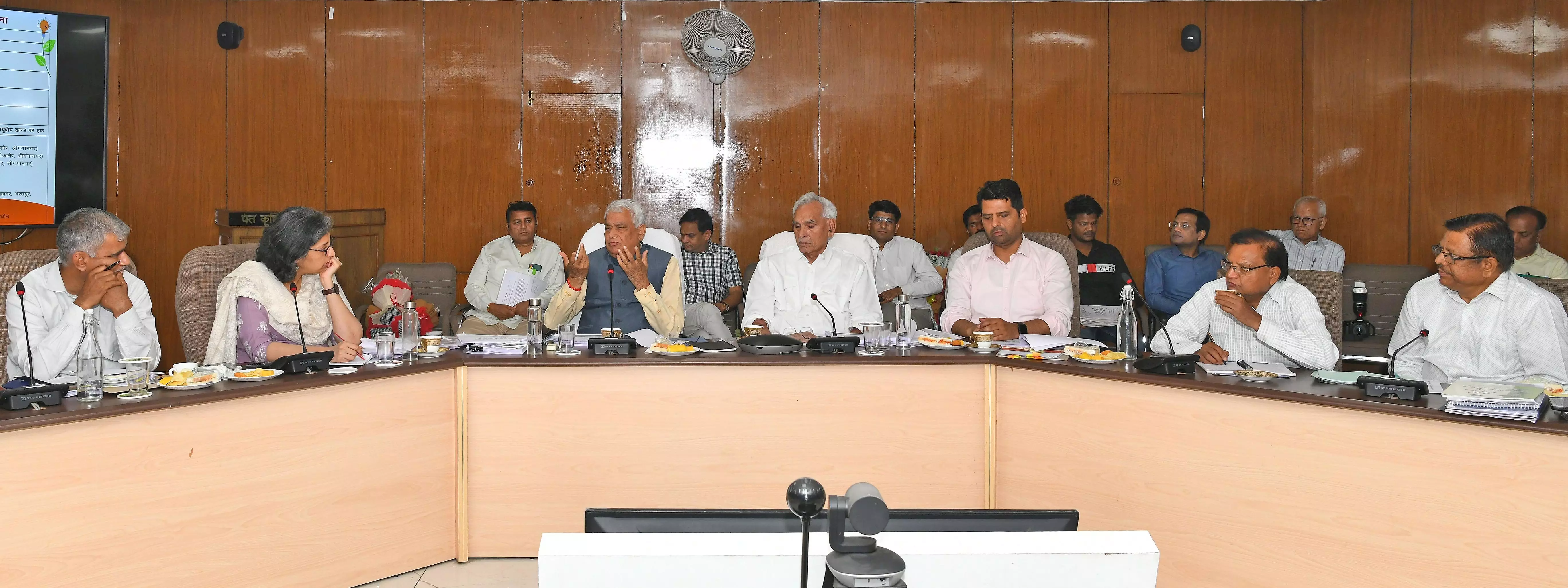 Jaipur: अधिकारी प्लानिंग के साथ तय समयावधि में विभागीय घोषणाओं को धरातल पर उतारें Jaipur: अधिकारी प्लानिंग के साथ तय समयावधि में विभागीय घोषणाओं को धरातल पर उतारें