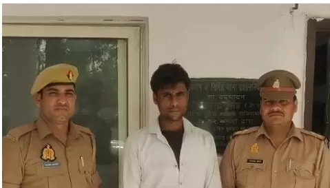 Loni: मंदिर में चोरी के प्रयास में शनिदेव की मूर्ति खंडित, पुलिस ने आरोपी को पकड़ा Loni: मंदिर में चोरी के प्रयास में शनिदेव की मूर्ति खंडित, पुलिस ने आरोपी को पकड़ा