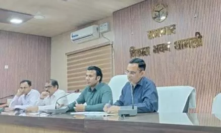 Shamli: जिलाधिकारी की अध्यक्षता में विकास कार्यों की समीक्षा, भवन निर्माण रहा केंद्र में Shamli: जिलाधिकारी की अध्यक्षता में विकास कार्यों की समीक्षा, भवन निर्माण रहा केंद्र में