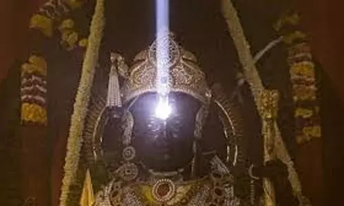 Ayodhya: रामनवमी पर रामलला के अद्भुत और अलौकिक दर्शन, सूर्य की किरणों से किया गया तिलक