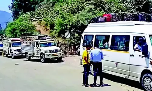 श्रीनगर-जम्मू राष्ट्रीय राजमार्ग यातायात के लिए खुला, वाहनों की आवाजाही धीमी