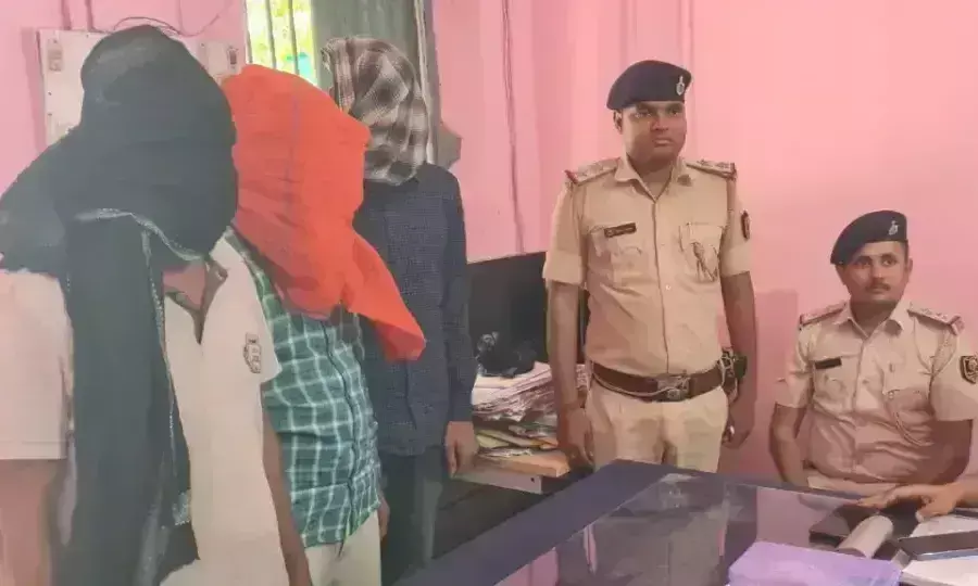 Araria: कंपनी के पैसे हड़पने के लिए रची लूट की कहानी, मैनेजर खुद फंसा Araria: कंपनी के पैसे हड़पने के लिए रची लूट की कहानी, मैनेजर खुद फंसा