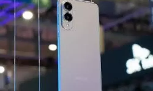 Samsung Galaxy S25 Edge:  लॉन्च टला, अब 13 मई को होने की उम्मीद