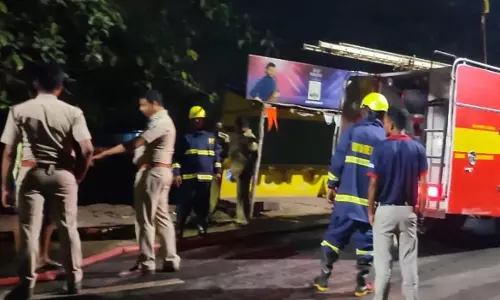Odisha: पिपली में मरीज को ले जा रही एम्बुलेंस में आग लग गई