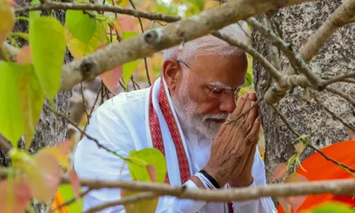 Sri Lanka: प्रधानमंत्री मोदी ने प्रसिद्ध बौद्ध मंदिर में पूजा की Sri Lanka: प्रधानमंत्री मोदी ने प्रसिद्ध बौद्ध मंदिर में पूजा की