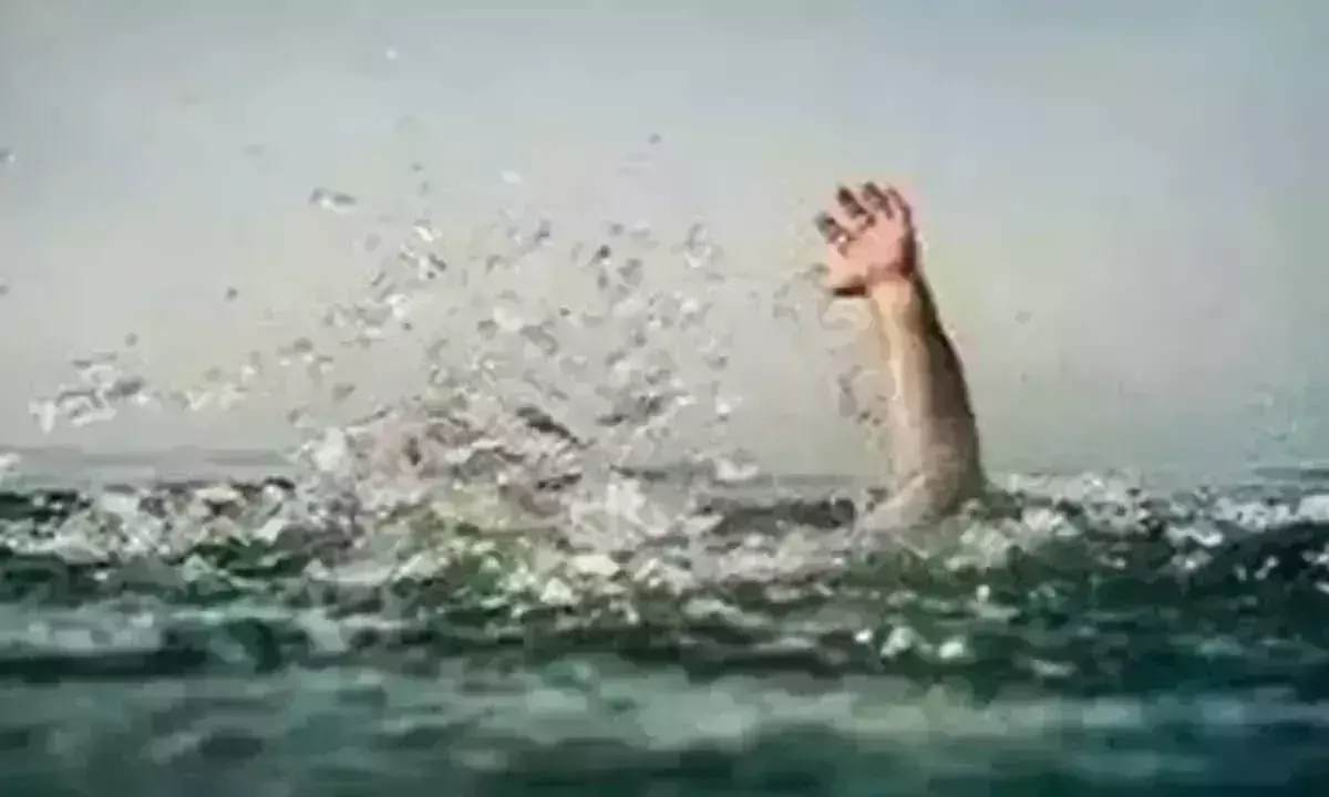 Andhra: कृष्णा नदी में 3 बच्चे डूबे Andhra: कृष्णा नदी में 3 बच्चे डूबे