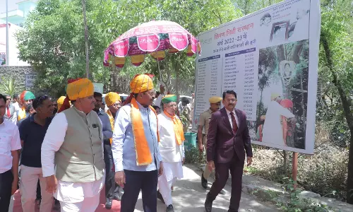 Jaipur: उच्च न्यायालय के न्यायाधिपतिगण पिपलांत्री में पर्यावरण संरक्षण के कार्य देख हुए अभिभूत