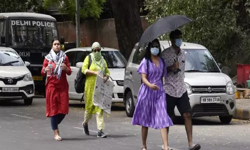 IMD ने दिल्ली के लिए येलो अलर्ट और गुजरात के लिए रेड अलर्ट जारी किया IMD ने दिल्ली के लिए येलो अलर्ट और गुजरात के लिए रेड अलर्ट जारी किया