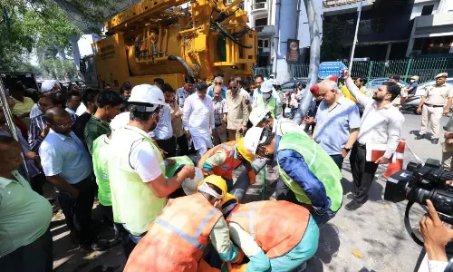 Delhi: दिल्ली सरकार ने उतारी अत्याधुनिक री-साइक्लर मशीन, सीवर सफाई होगी मशीन से Delhi: दिल्ली सरकार ने उतारी अत्याधुनिक री-साइक्लर मशीन, सीवर सफाई होगी मशीन से