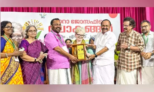 Kerala: ‘सारा जोसेफ की दुनिया’ में साहित्य और राजनीति पर चर्चा