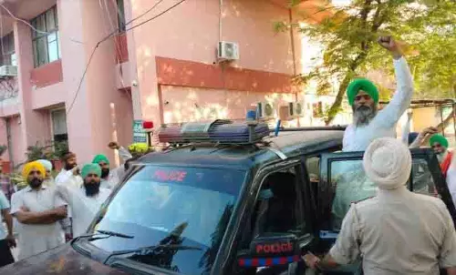 किसान ने Punjab के मंत्री से पूछा सवाल, गिरफ्तार किसान ने Punjab के मंत्री से पूछा सवाल, गिरफ्तार