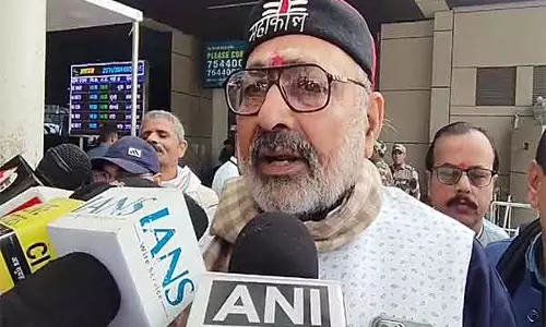 उन्हें भगवा रंग से नफरत है, इसलिए सफेद टी-शर्ट पहनते हैं: Rahul Gandhi की रैली पर गिरिराज सिंह उन्हें भगवा रंग से नफरत है, इसलिए सफेद टी-शर्ट पहनते हैं: Rahul Gandhi की रैली पर गिरिराज सिंह
