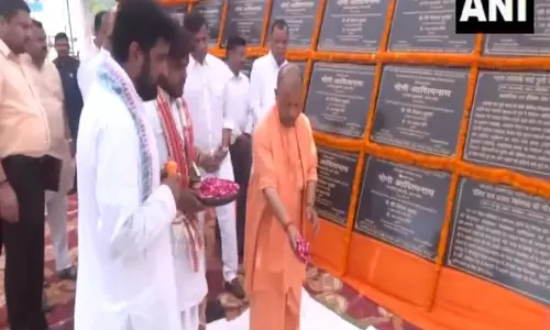 CM Yogi ने एमएमएम विश्वविद्यालय में 91 करोड़ रुपये की लागत वाली विकास परियोजनाओं का उद्घाटन और शिलान्यास किया