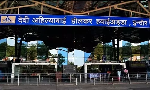 Indore: एयरपोर्ट पर पहली मेड इन इंडिया फ्रिक्शन रनवे टेस्टिंग मशीन का सफल परीक्षण किया Indore: एयरपोर्ट पर पहली मेड इन इंडिया फ्रिक्शन रनवे टेस्टिंग मशीन का सफल परीक्षण किया
