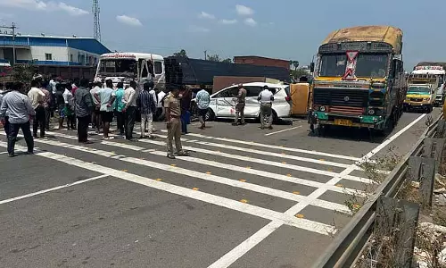 अवाडी पुलिस आयुक्त की वाहन दुर्घटना: यातायात जांच पुलिस जांच अवाडी पुलिस आयुक्त की वाहन दुर्घटना: यातायात जांच पुलिस जांच