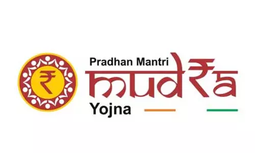 पीएम मुद्रा योजना में 10 वर्षों में बांटे गए 32 लाख करोड़ रुपए से अधिक के लोन