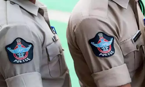 Andhra:  क्वार्ट्ज अवैध स्थानांतरण मामला तीन और लोगों को नोटिस