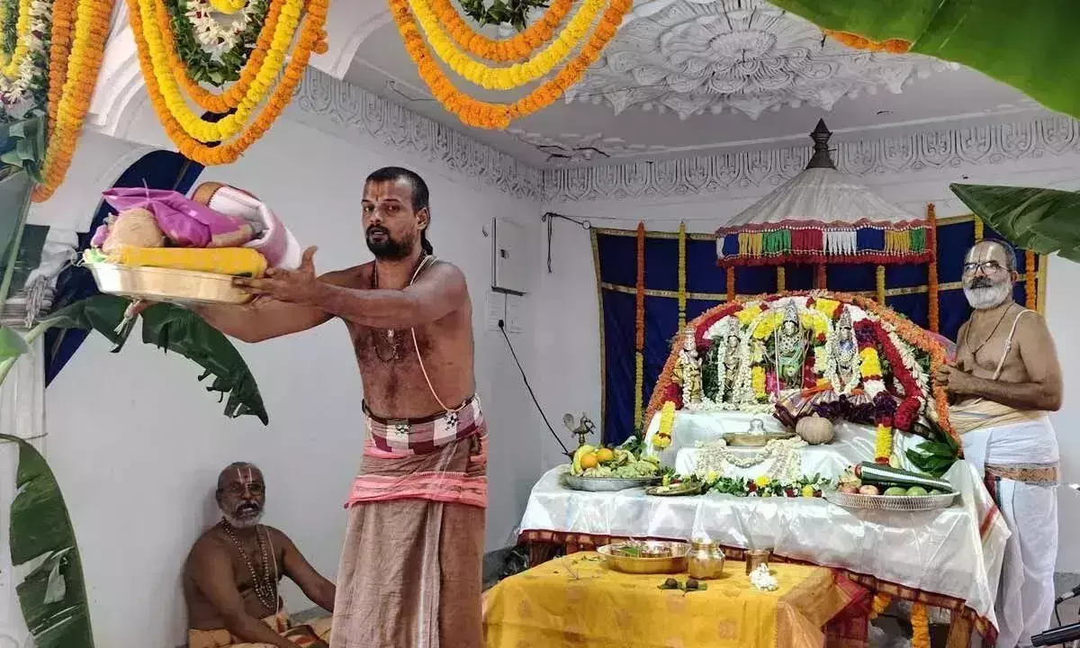 Andhra: भक्तिमय उत्साह में सराबोर हुआ शहर Andhra: भक्तिमय उत्साह में सराबोर हुआ शहर