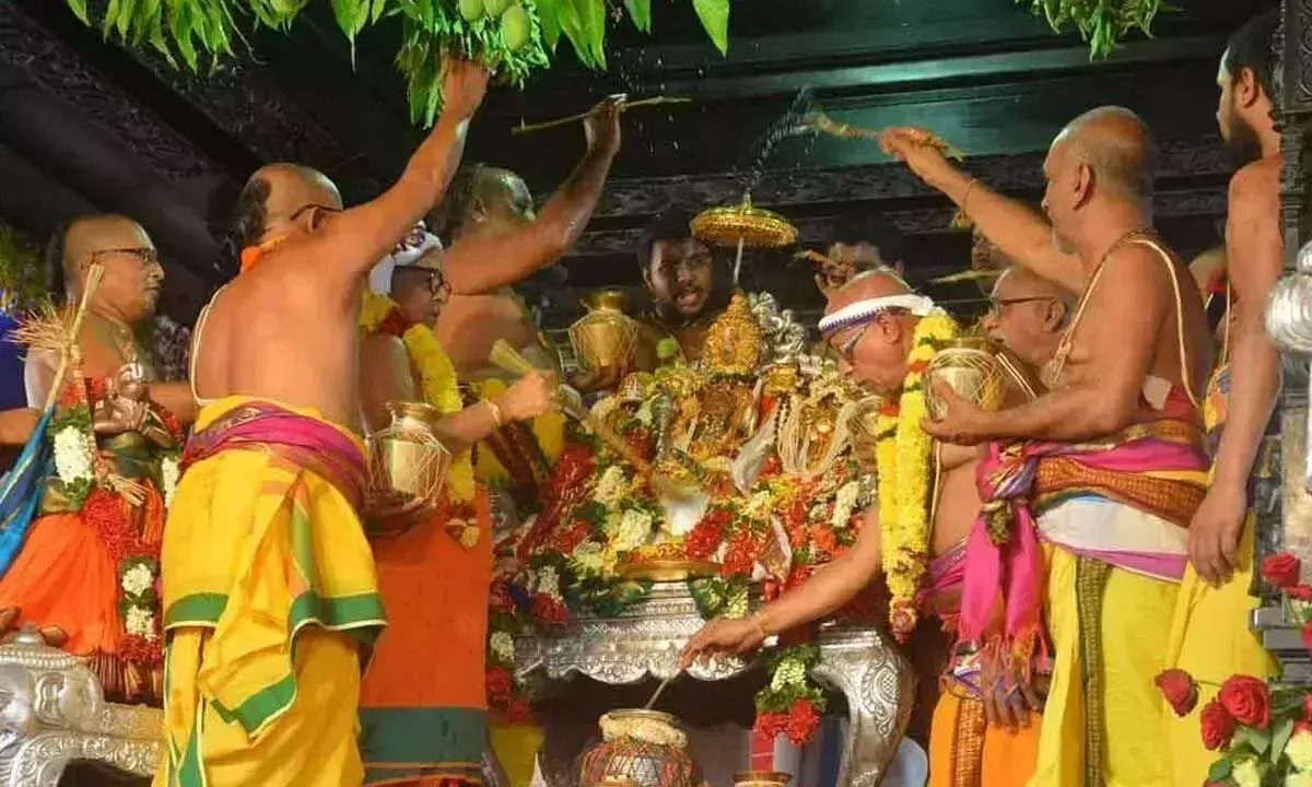 Bhadrachalam के मिथिला स्टेडियम में श्री राम पट्टाभिषेकम समारोह शुरू हुआ
