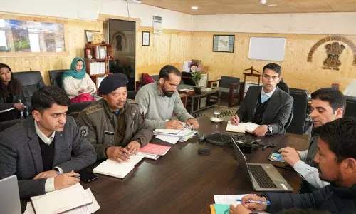 पर्यटन सीजन से पहले Ladakh में यातायात जाम और पार्किंग की समस्या पर्यटन सीजन से पहले Ladakh में यातायात जाम और पार्किंग की समस्या