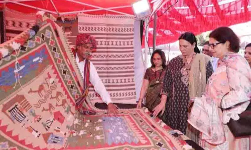 Rajeshwari कला महोत्सव में छात्रों ने कला रूपों की जानकारी प्राप्त की