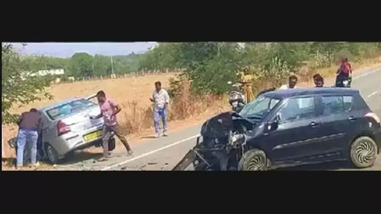 आंध्र प्रदेश में सड़क दुर्घटना में डिप्टी कलेक्टर की मौत