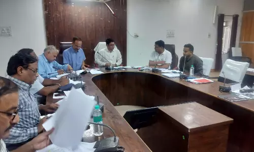 Dungarpur: जिला कलेक्टर सिंह ग्रामीण विकास एवं पंचायती राज विभाग की समीक्षा बैठक