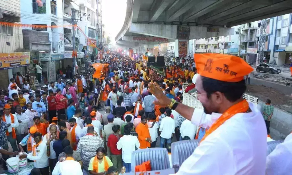 Kishan Reddy ने अम्बरपेट में शोभा यात्रा रैली का उद्घाटन किया