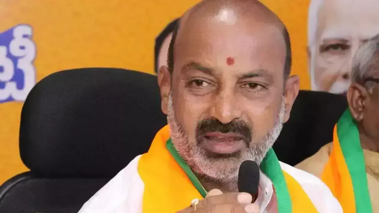 Telangana: बंदी संजय ने रेवंत पर रबर स्टाम्प सीएम का तंज कसा