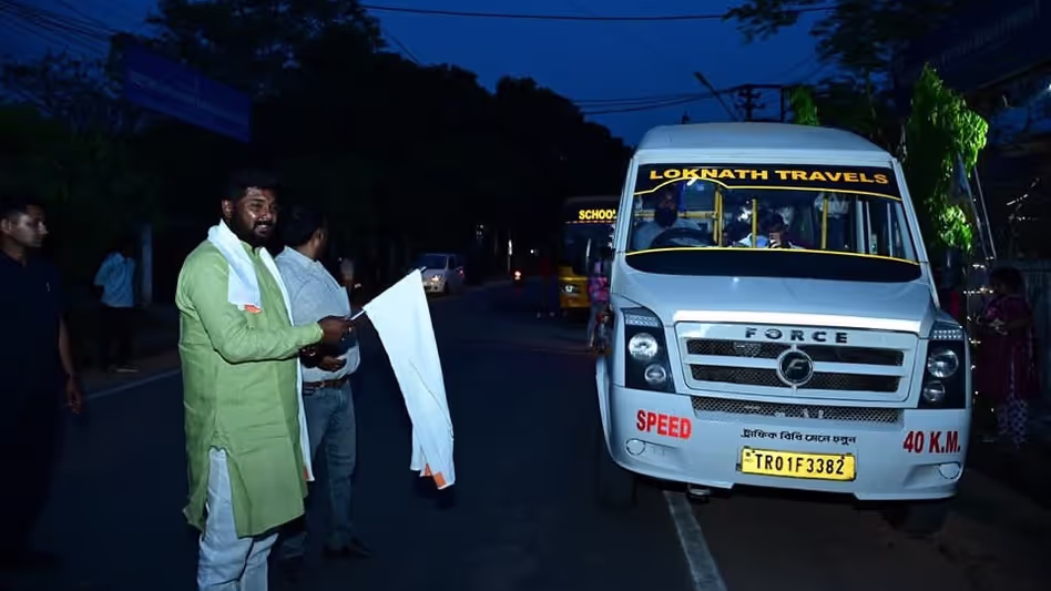 पर्यटन एवं आतिथ्य में प्रशिक्षण के लिए Tripura के 47 युवा पश्चिम बंगाल रवाना पर्यटन एवं आतिथ्य में प्रशिक्षण के लिए Tripura के 47 युवा पश्चिम बंगाल रवाना