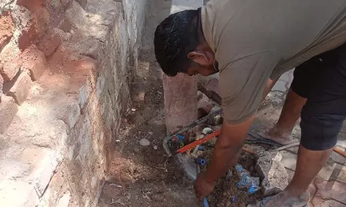 Bikaner: अवैध जल कनेक्शन काटने व राजस्व वसूली के लिए जलदाय विभाग चला रहा विशेष अभियान Bikaner: अवैध जल कनेक्शन काटने व राजस्व वसूली के लिए जलदाय विभाग चला रहा विशेष अभियान