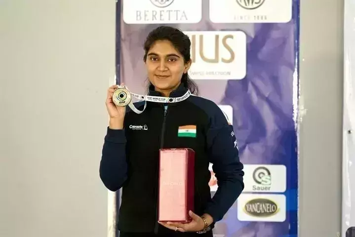 CM ने हैदराबाद की शूटर ईशा सिंह को ISSF विश्व कप 2025 में रजत जीतने पर बधाई दी CM ने हैदराबाद की शूटर ईशा सिंह को ISSF विश्व कप 2025 में रजत जीतने पर बधाई दी
