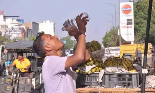 Amritsar: निवासियों को असहनीय भीषण गर्मी का सामना करना पड़ा Amritsar: निवासियों को असहनीय भीषण गर्मी का सामना करना पड़ा