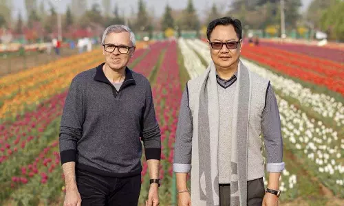 सीएम उमर-रिजिजू के बीच संयोगवश मुलाकात से J&K में राजनीतिक तूफान