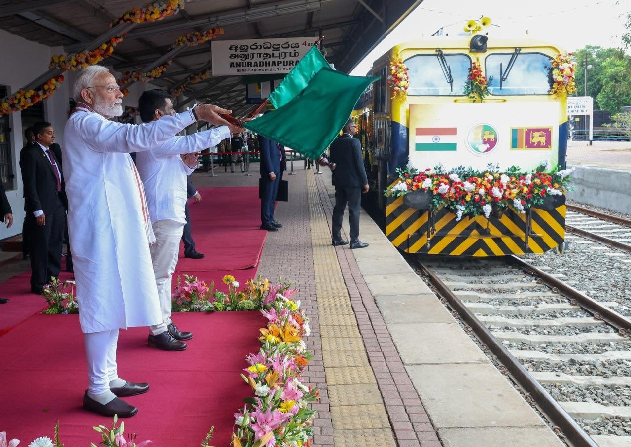Sri Lanka में भारत की सहायता से निर्मित 2 रेलवे प्रोजेक्ट्स का उद्घाटन