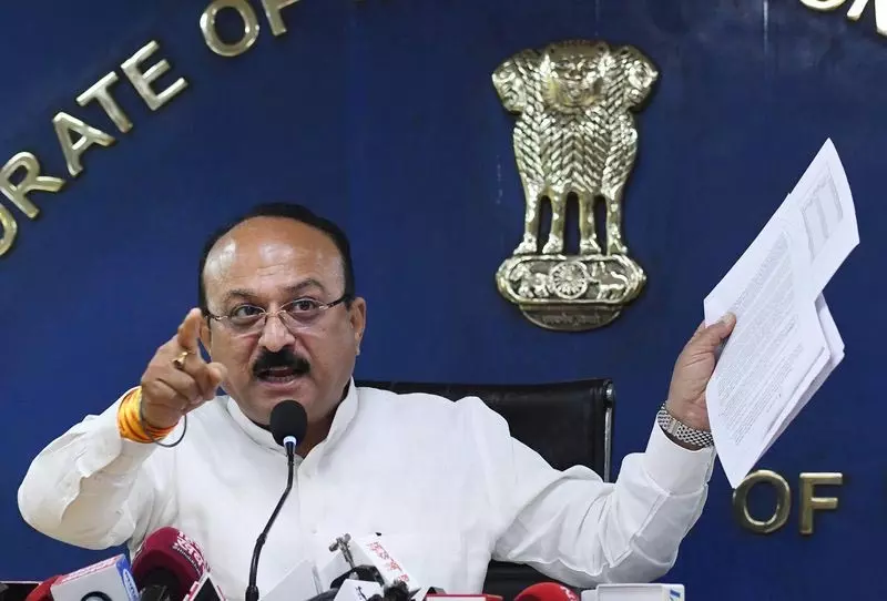 Delhi में निजी स्कूलों की मनमानी फीस वृद्धि पर सरकार ने कड़ी कार्रवाई की Delhi में निजी स्कूलों की मनमानी फीस वृद्धि पर सरकार ने कड़ी कार्रवाई की